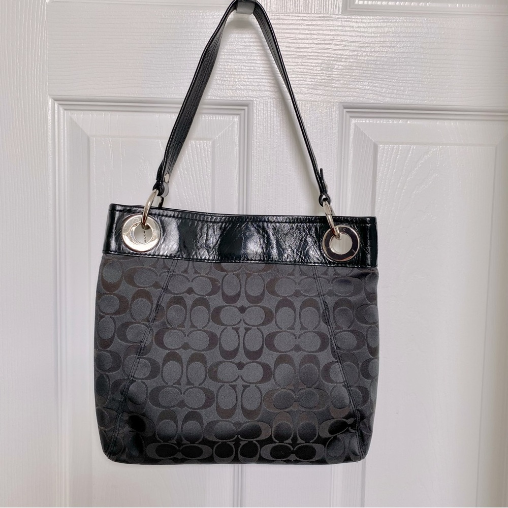 Women’s Coach Ashley Black Signature Purse - Picture 2 of 11